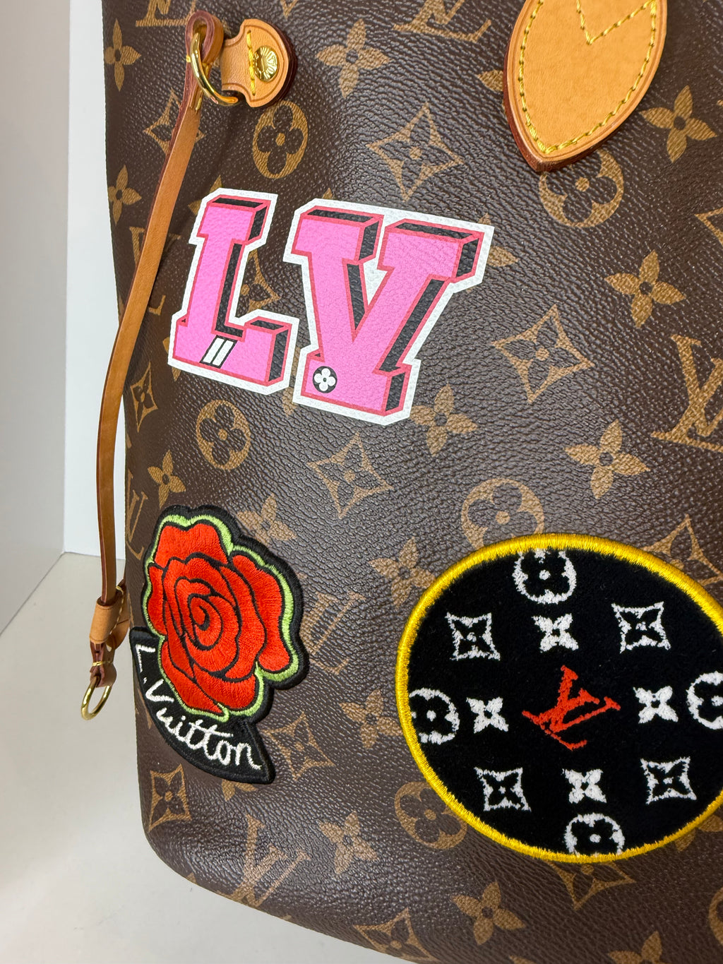 Louis Vuitton Monogram Limited Edition Patches Neverfull MM