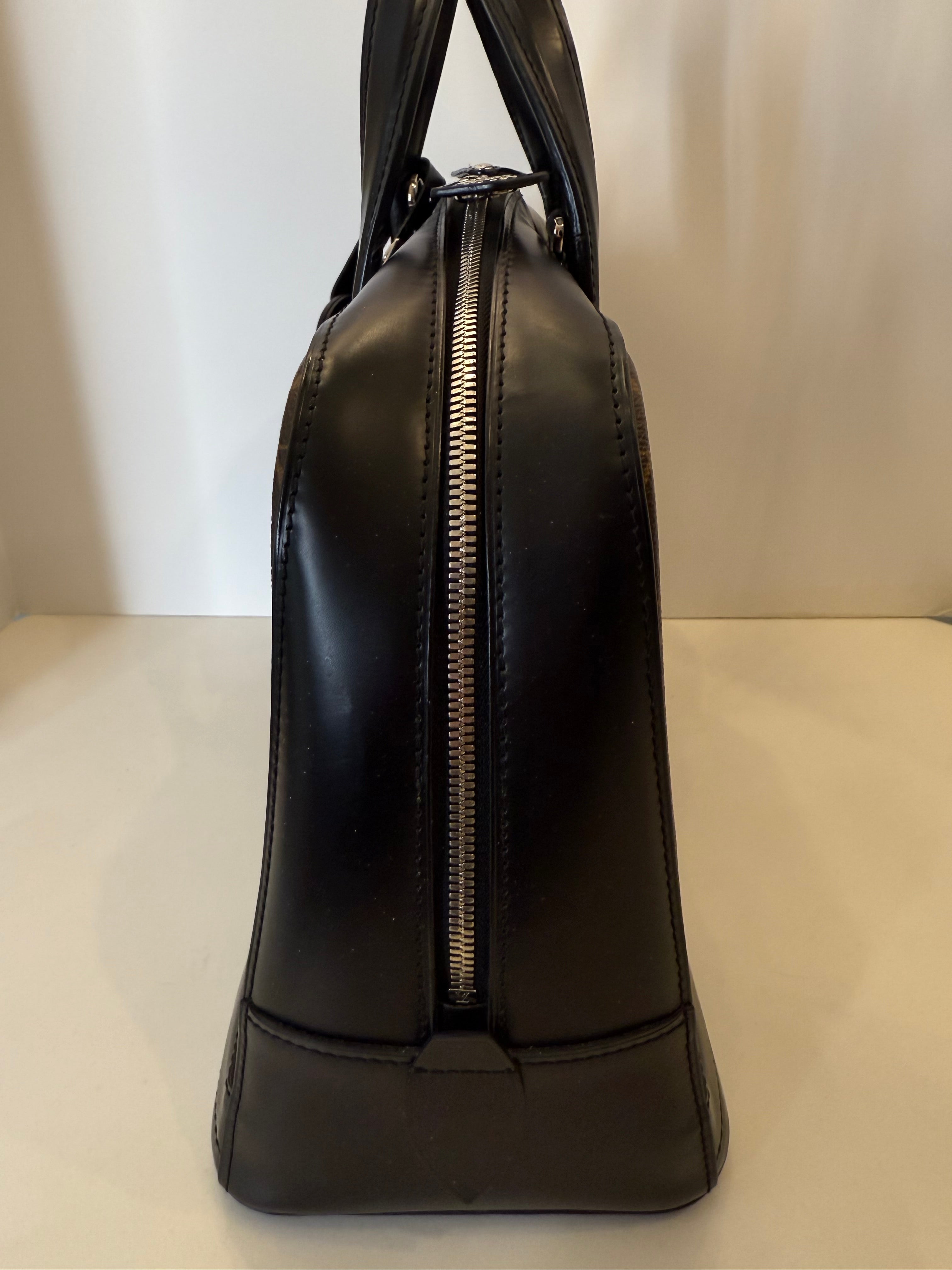 Louis Vuitton Monogram Dora MM Top Handle Handbag