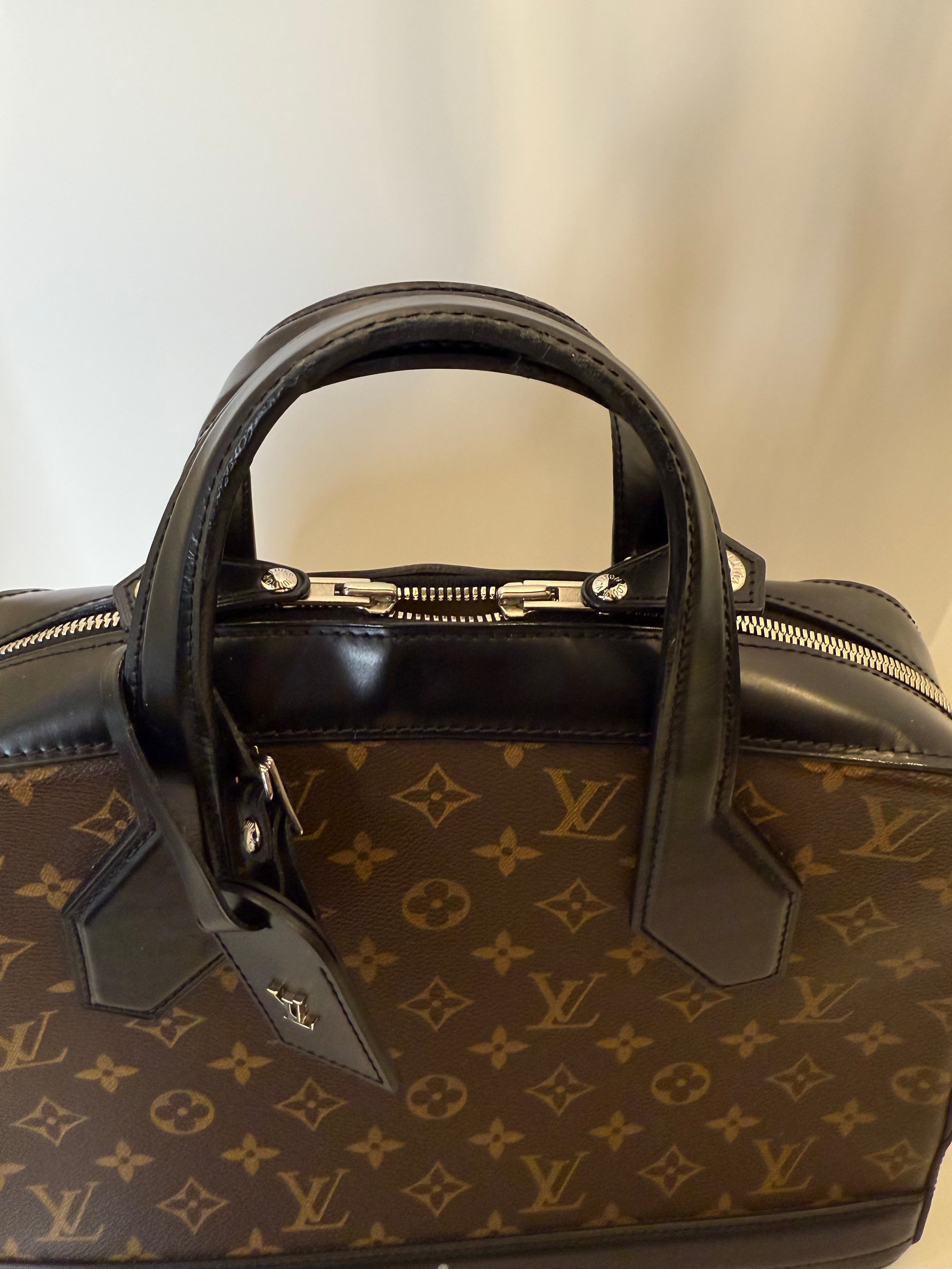Louis Vuitton Monogram Dora MM Top Handle Handbag