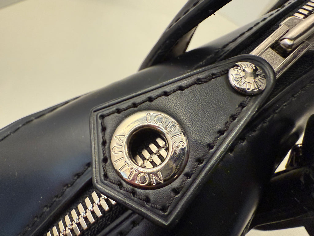 Louis Vuitton Monogram Dora MM Top Handle Handbag